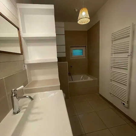 Maison A Moins De 5 Minutes De La 술락쉬르메르